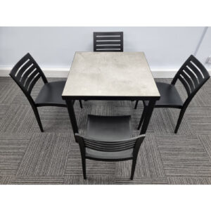 urban concrete table with 4 fresco anthracite chairs